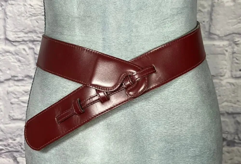 Unique Vintage Anne Klein Leather Belt with Unusual Hook-like Buckle